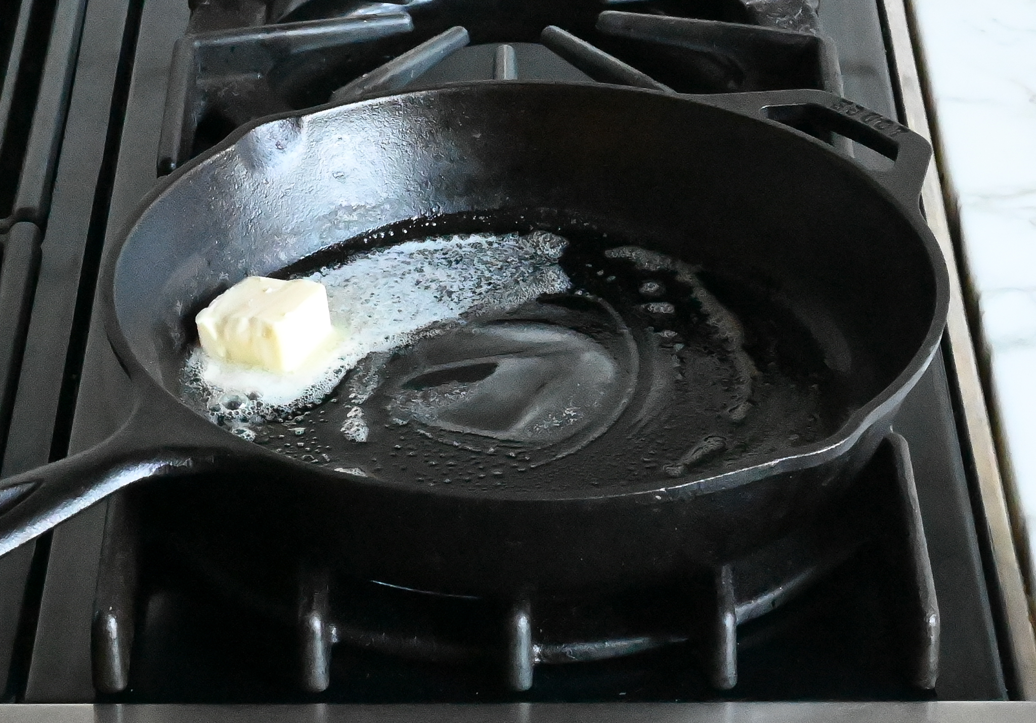 faire fondre le beurre dans une poêle