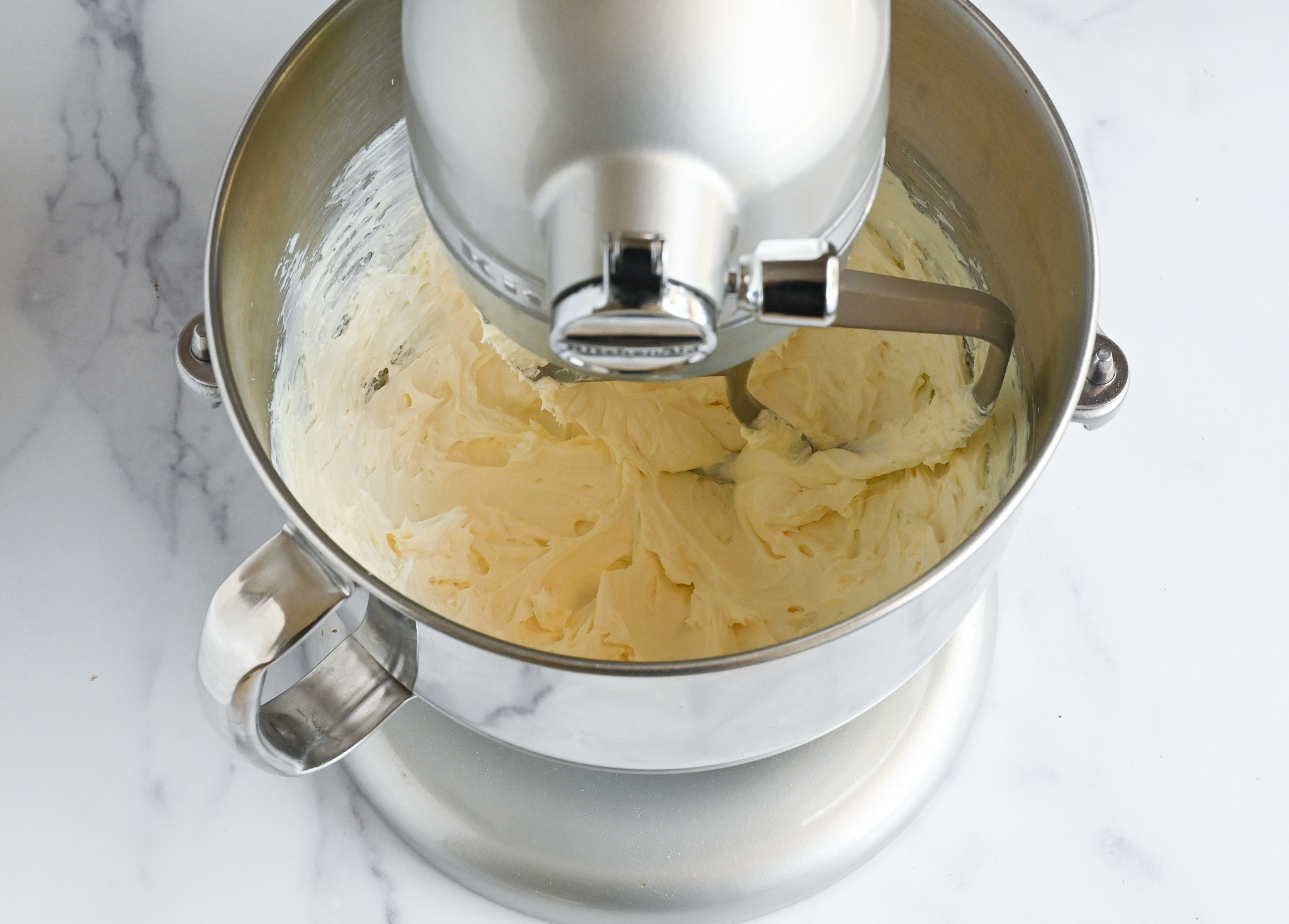 mélange de beurre battu et de fromage à la crème